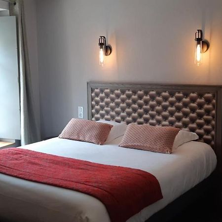 Logis Hotel Le Grand Cerf Ernée Zewnętrze zdjęcie
