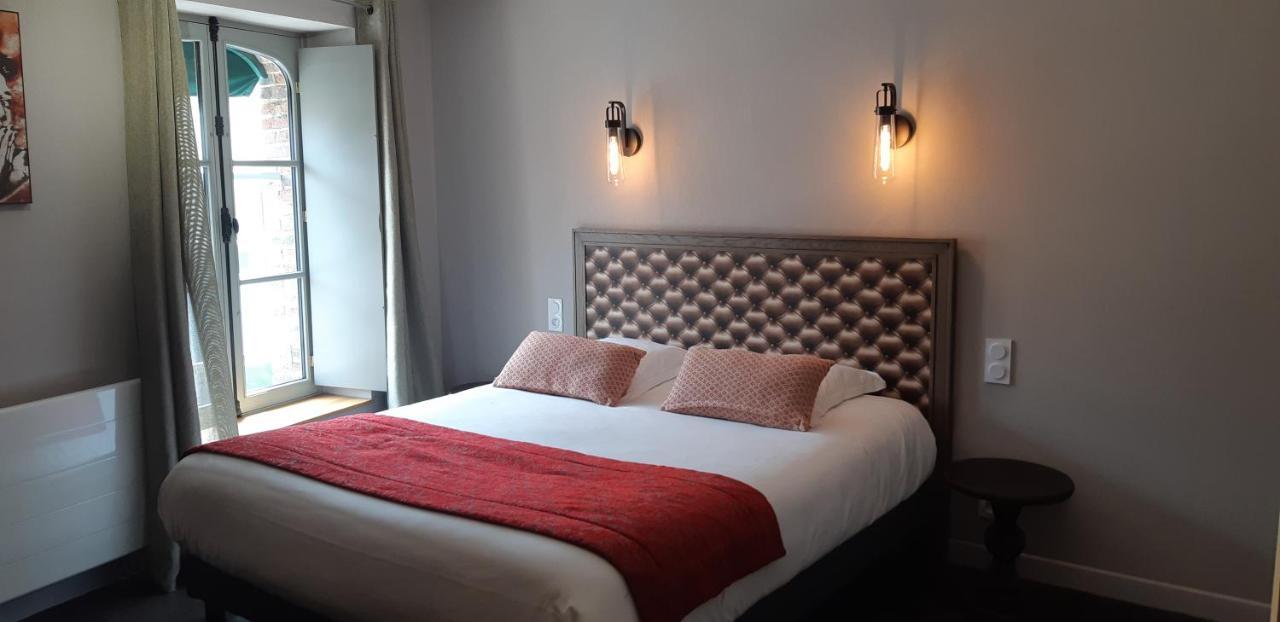 Logis Hotel Le Grand Cerf Ernée Zewnętrze zdjęcie