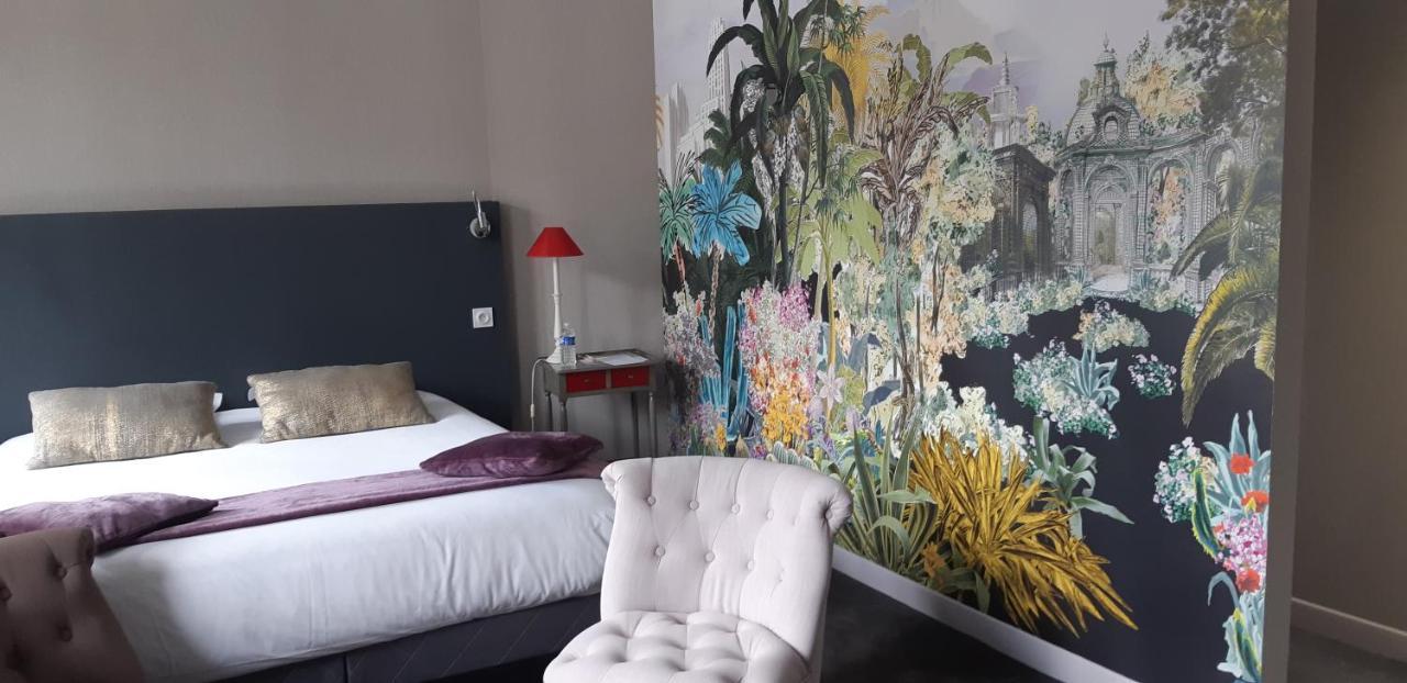 Logis Hotel Le Grand Cerf Ernée Zewnętrze zdjęcie