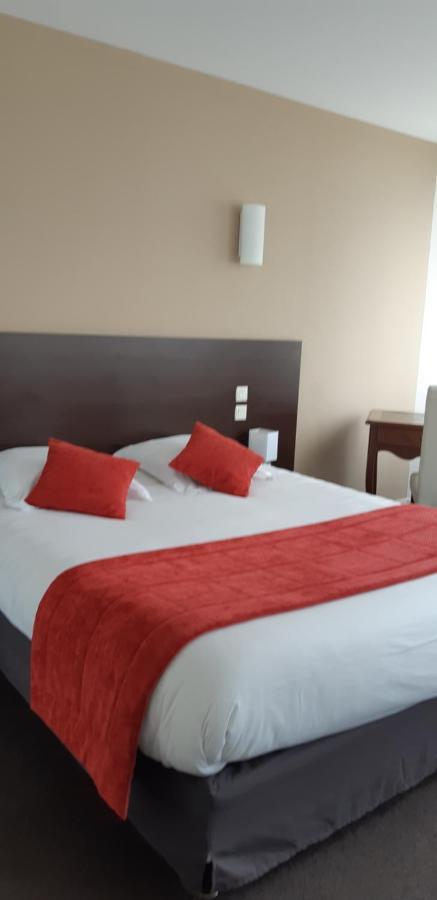 Logis Hotel Le Grand Cerf Ernée Zewnętrze zdjęcie