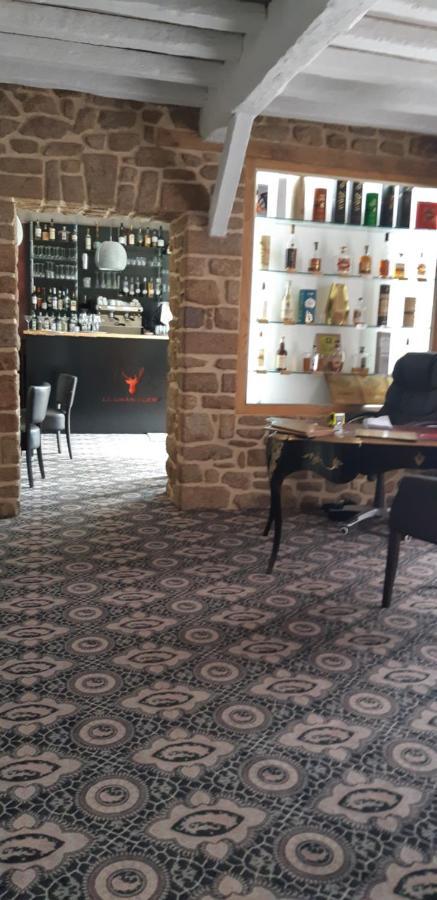 Logis Hotel Le Grand Cerf Ernée Zewnętrze zdjęcie
